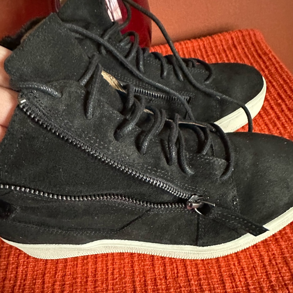 Banana Republic Black High-Top Sneakers - Picture 4 of 10